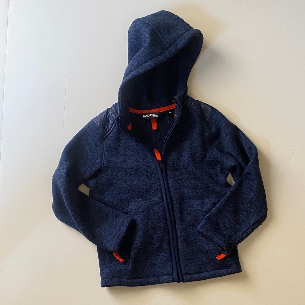 Hooded sweatshirt with zippered pockets